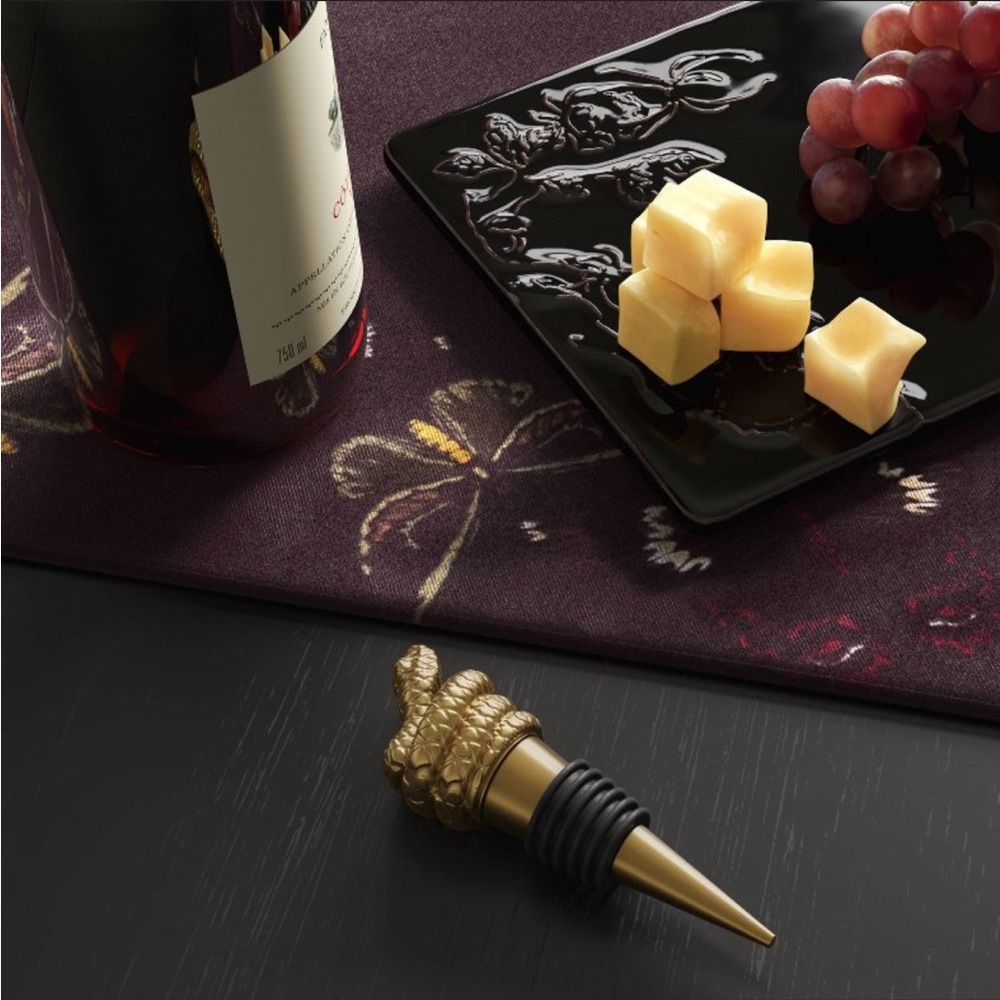 Threshold Set of 2 Snake
Wine Stoppers